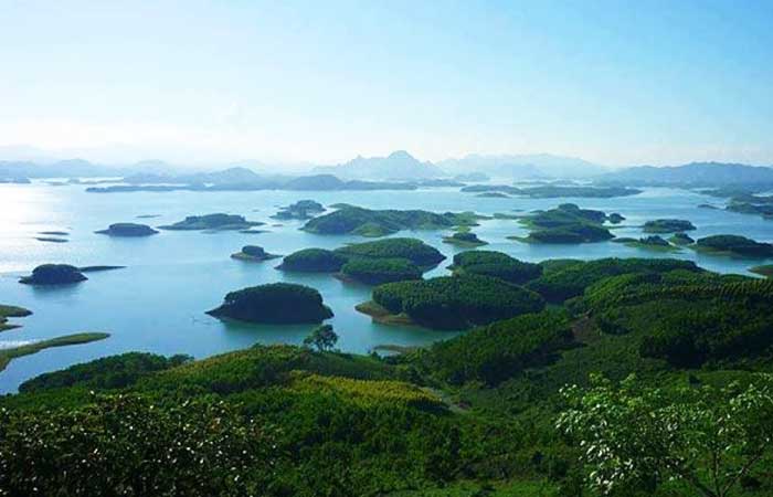 travel vietnam thac ba lake panorama